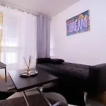 Élégante Évasion dans le Vibrant 11e arrondissement - longue durée